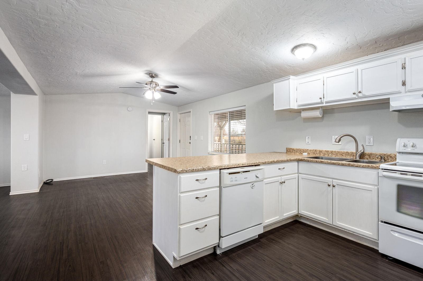 5520 N 500 E, Enoch, photo 15 of 52
