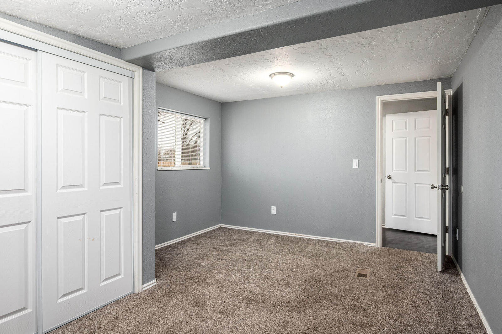 5520 N 500 E, Enoch, photo 17 of 52