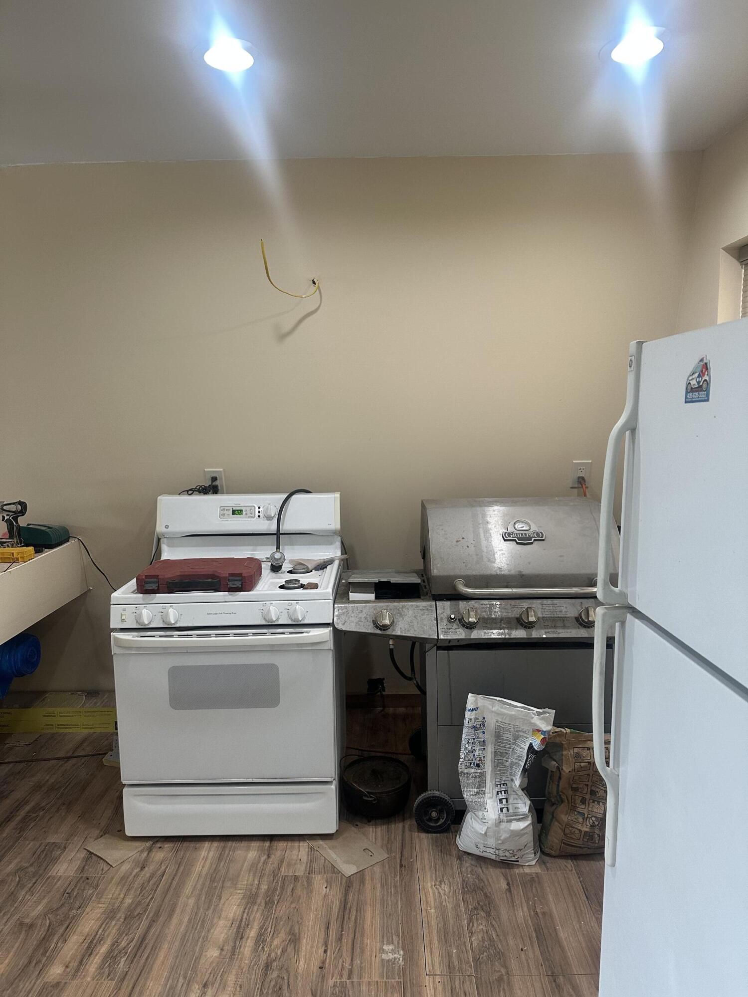 11685 Fir RD, Orderville, photo 11 of 66