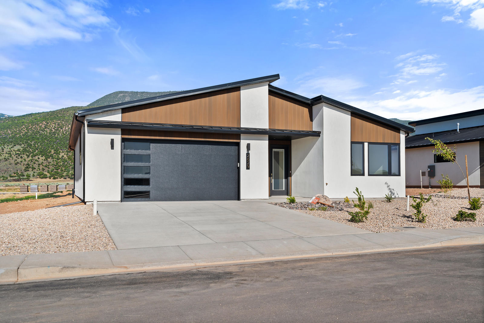 2629 S Mann Lane, Cedar City, photo 2 of 32