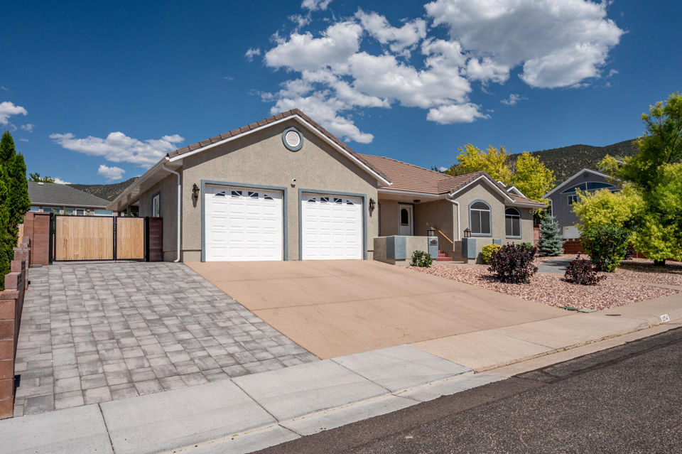 2154 N Sumack CIR, Cedar City, photo 2