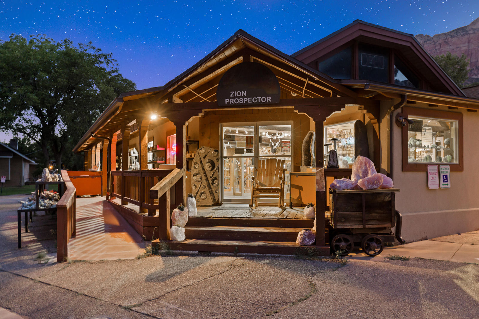 694 ZION PARK Blvd, Springdale, photo 5 of 56