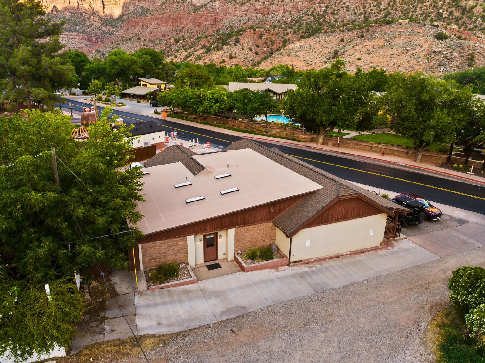 694 ZION PARK Blvd, Springdale, photo 23 of 56
