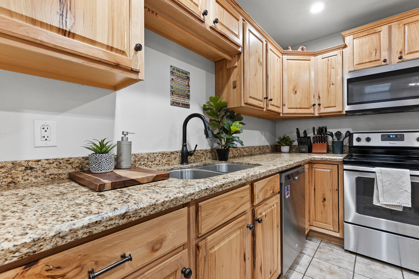 694 ZION PARK Blvd, Springdale, photo 26 of 56