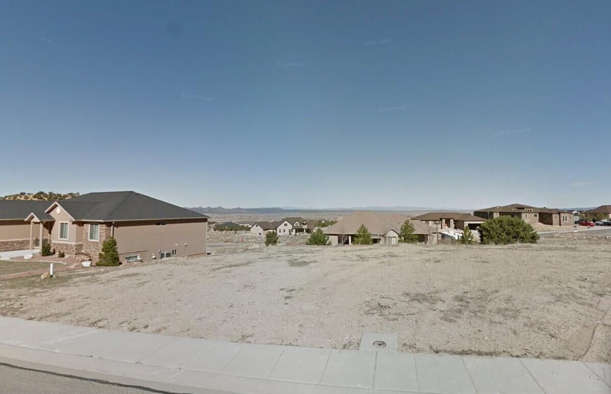 1931 N Mahogany CIR, Cedar City, photo 4 of 5