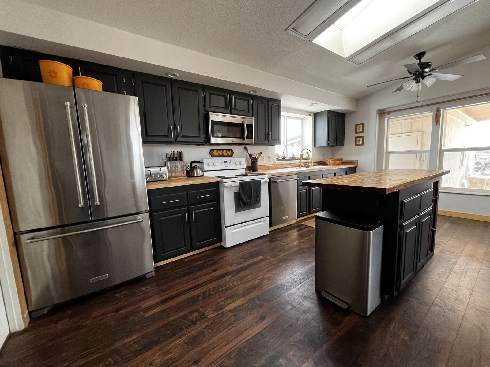 585 S Center Street, Escalante, photo 10 of 31