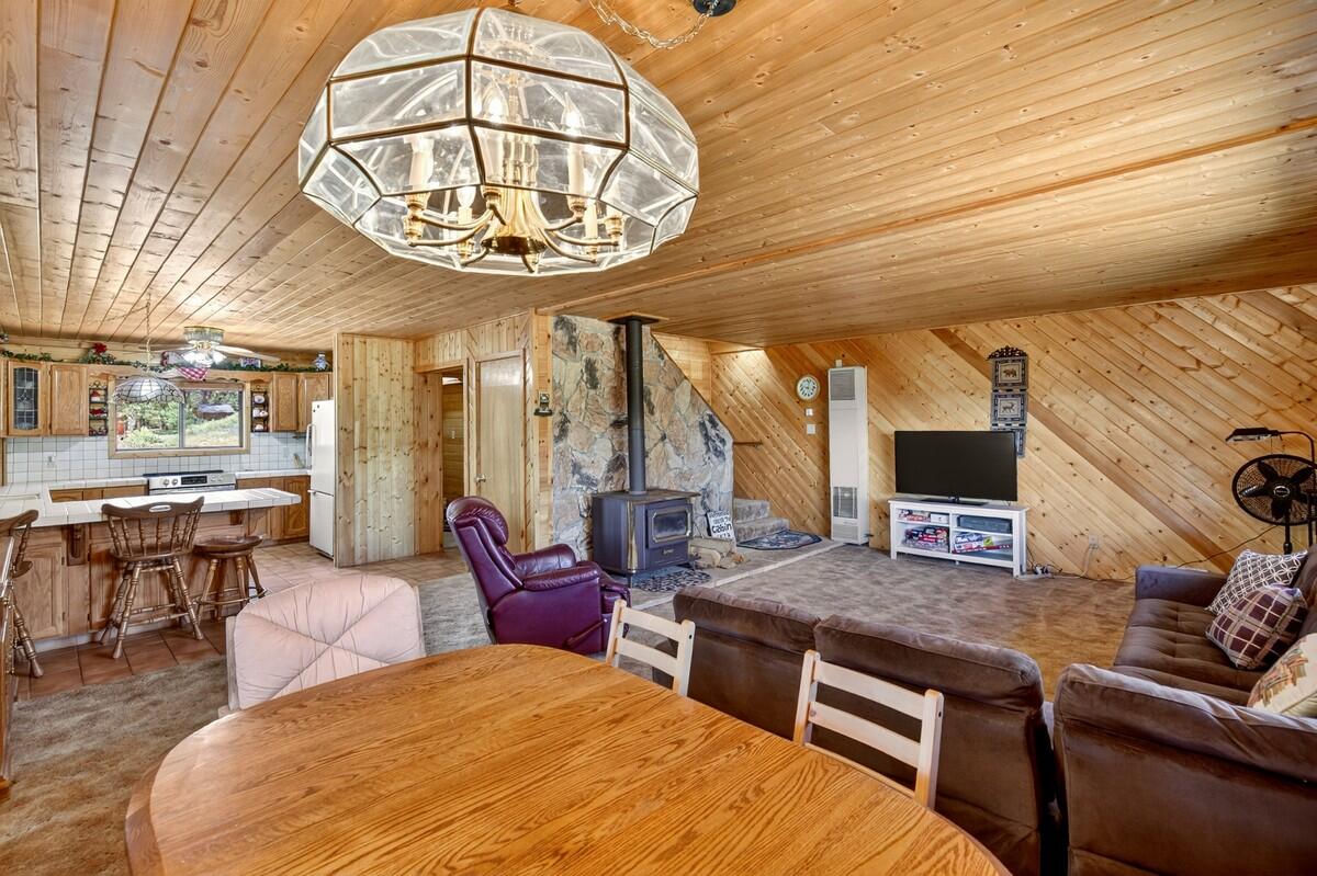 1965 E Runway DR, Duck Creek Village, photo 9 of 50