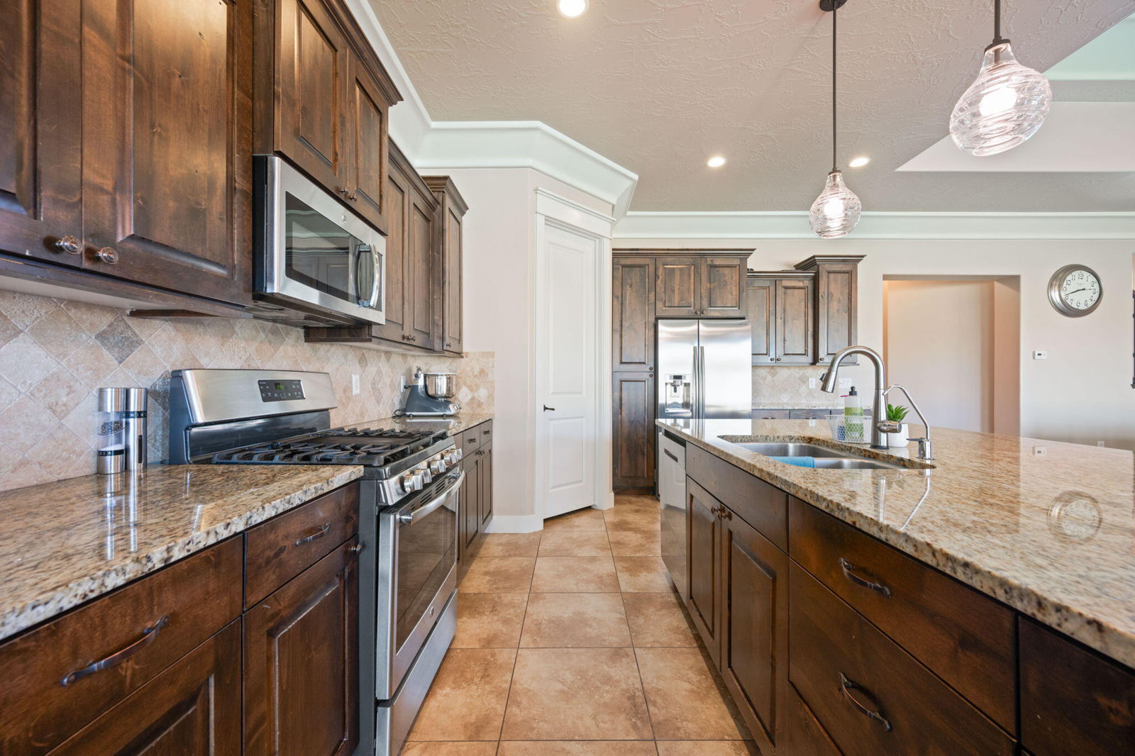 2546 E 3000 S CIR, St George, photo 11 of 45