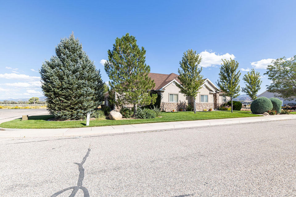 4262 N 2325 W W, Cedar City, photo 3