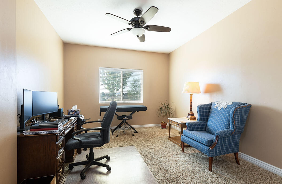 4262 N 2325 W W, Cedar City, photo 9 of 39