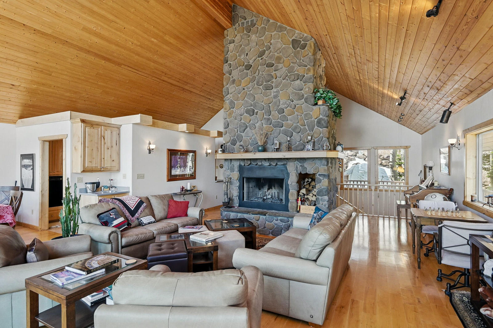 699 W Hunter Ridge DR, Brian Head, photo 7 of 60