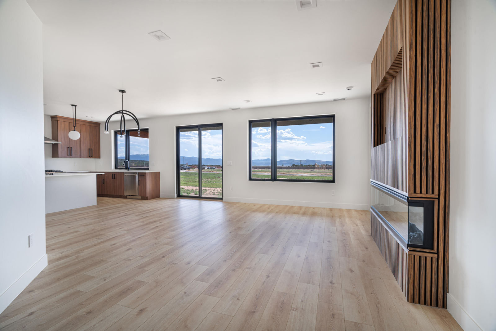 2734 S 2950 W, Cedar City, photo 5 of 36