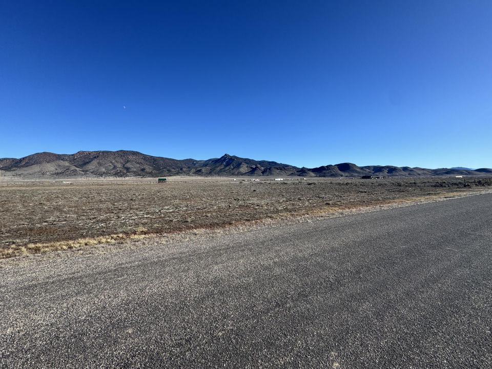 5.03acre w/ Well and Wtr Right, Newcastle, photo 2
