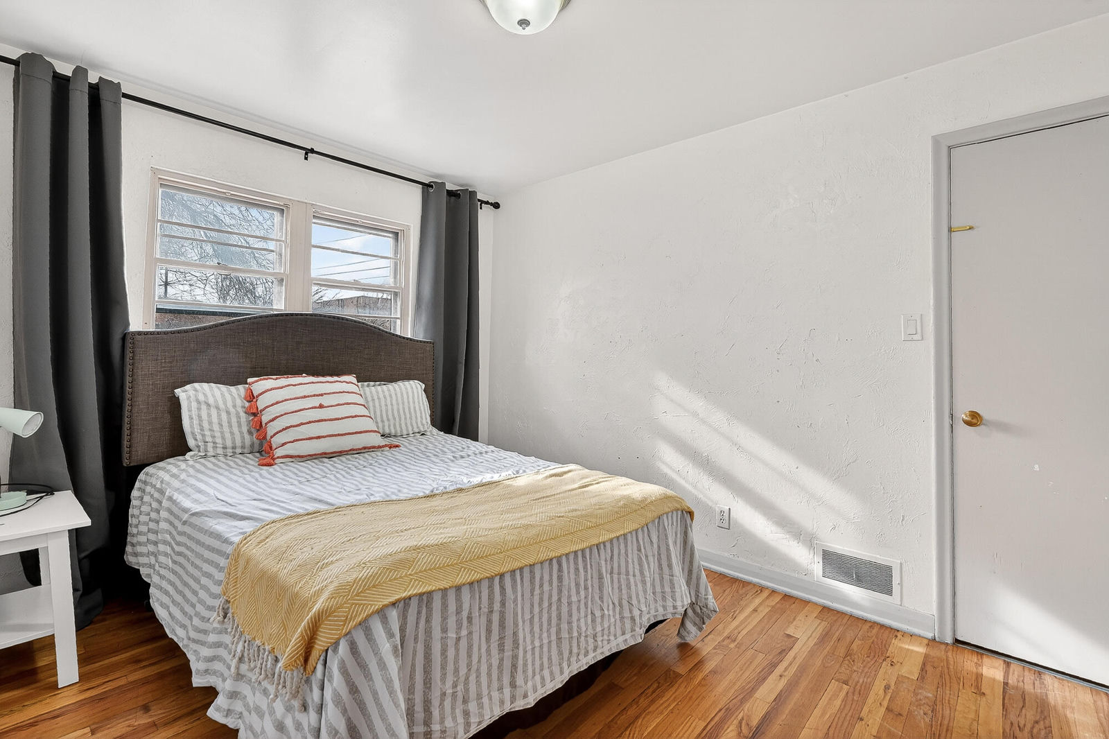 160 E McArthur Ave, Cedar City, photo 17 of 36
