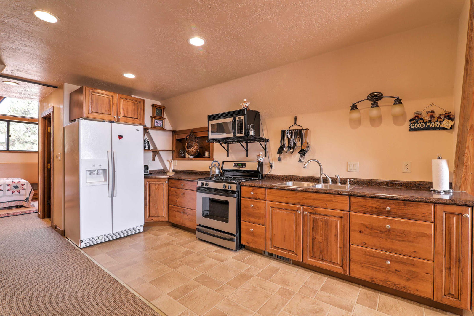 2814 N Dead Horse LP, Duck Creek Village, photo 13 of 30