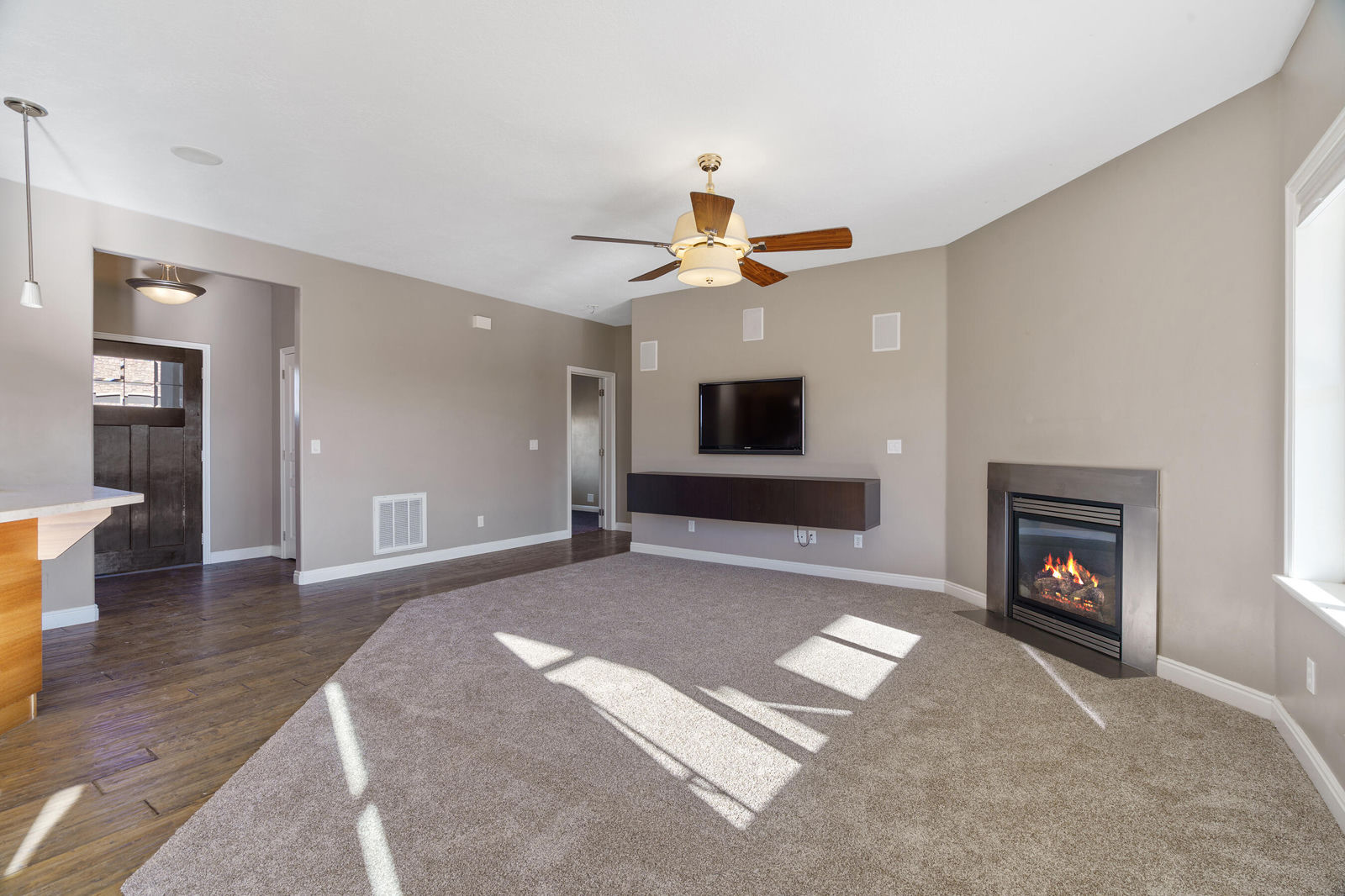 486 E Hillview DR, Cedar City, photo 4 of 41
