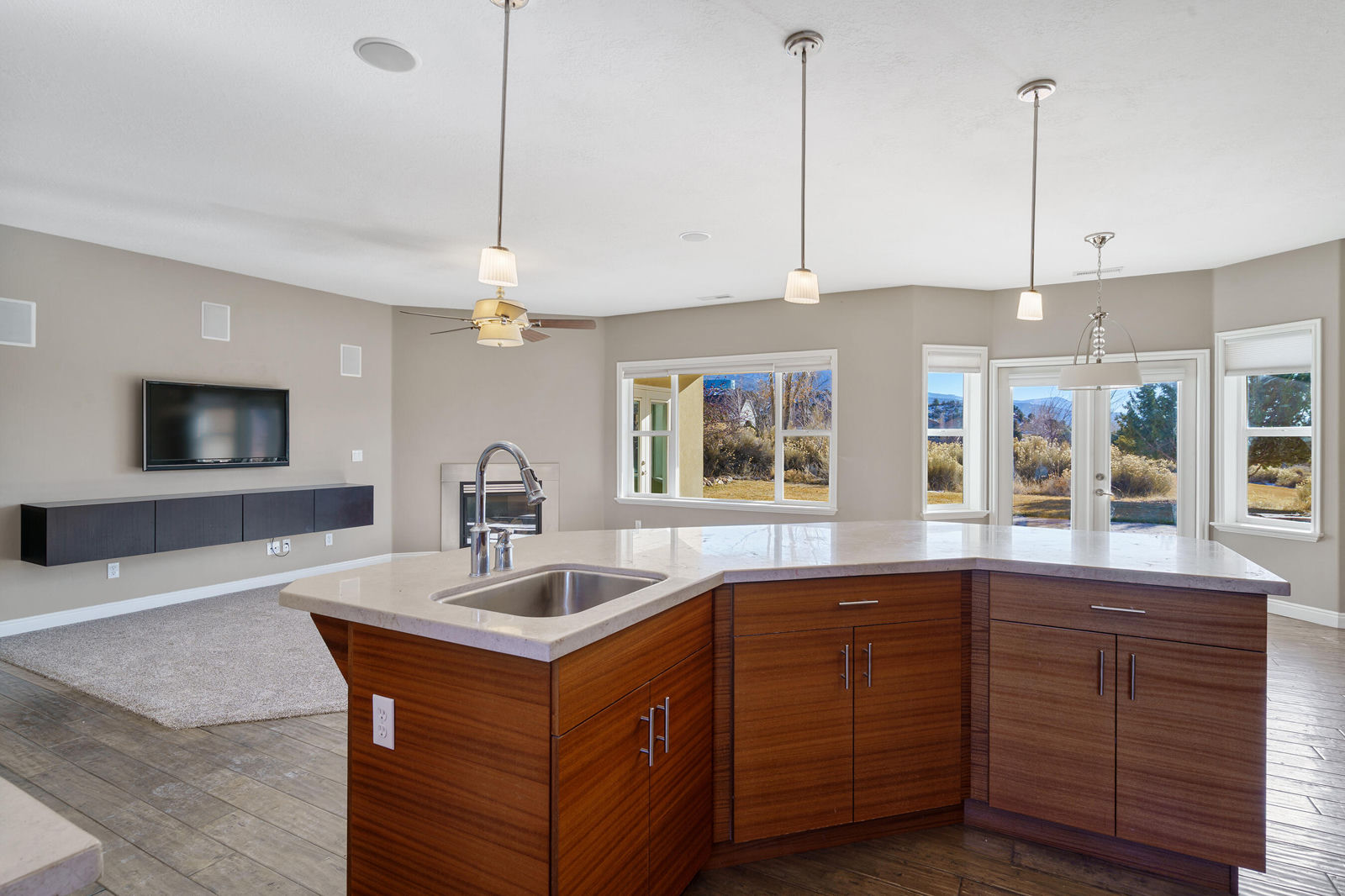 486 E Hillview DR, Cedar City, photo 9 of 41