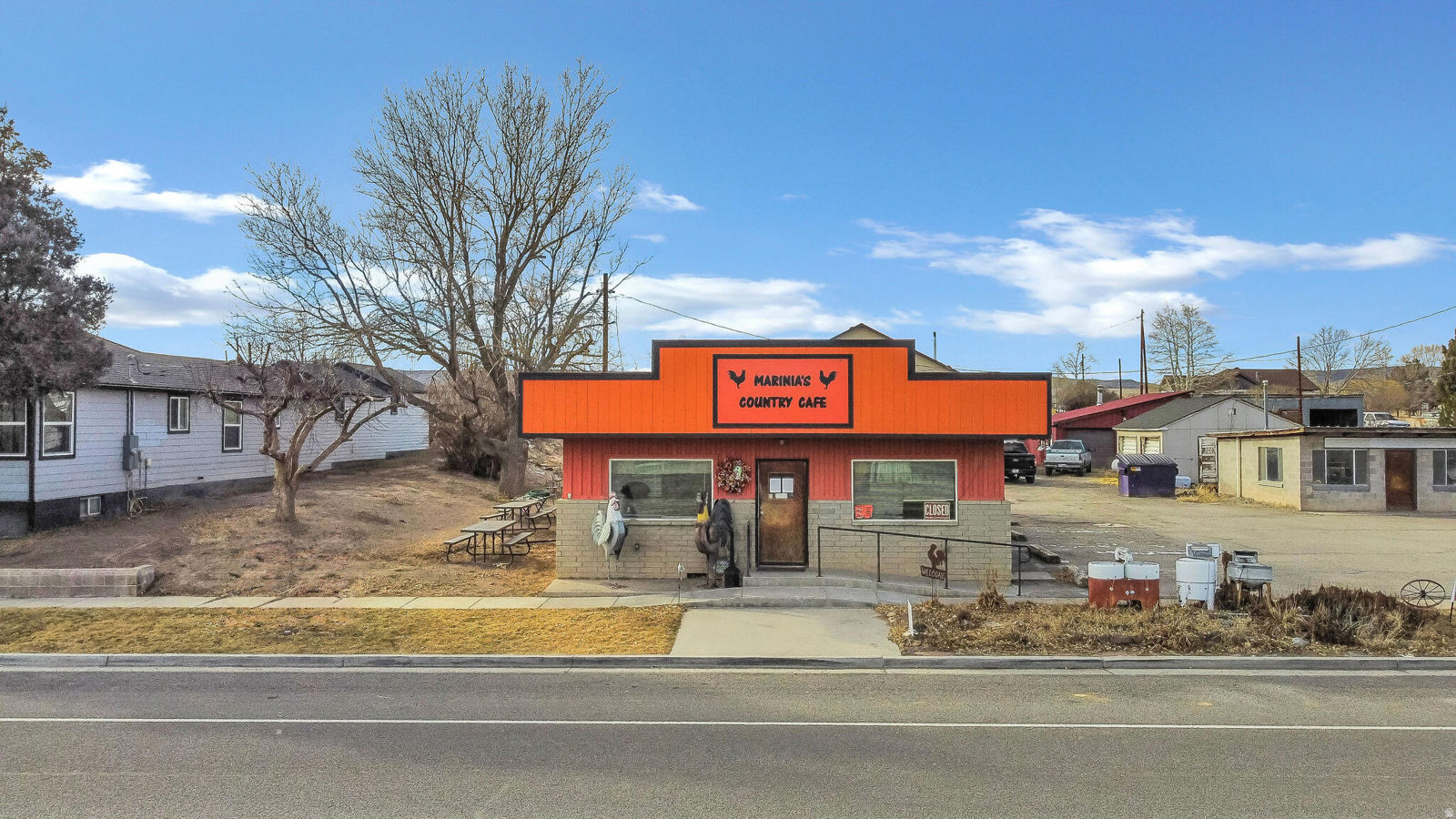 289 N Main ST, Loa, photo 2 of 40