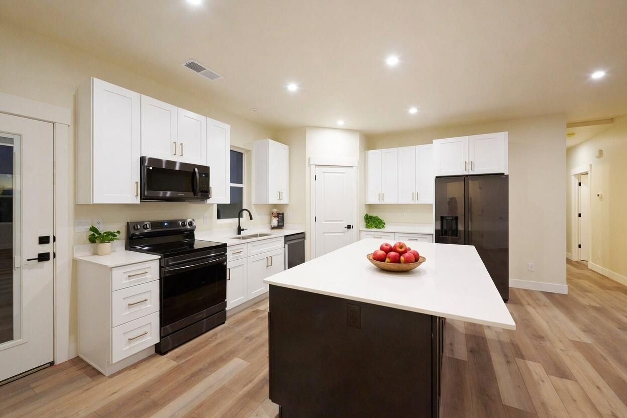 2473 N King ST, Cedar City, photo 6 of 44