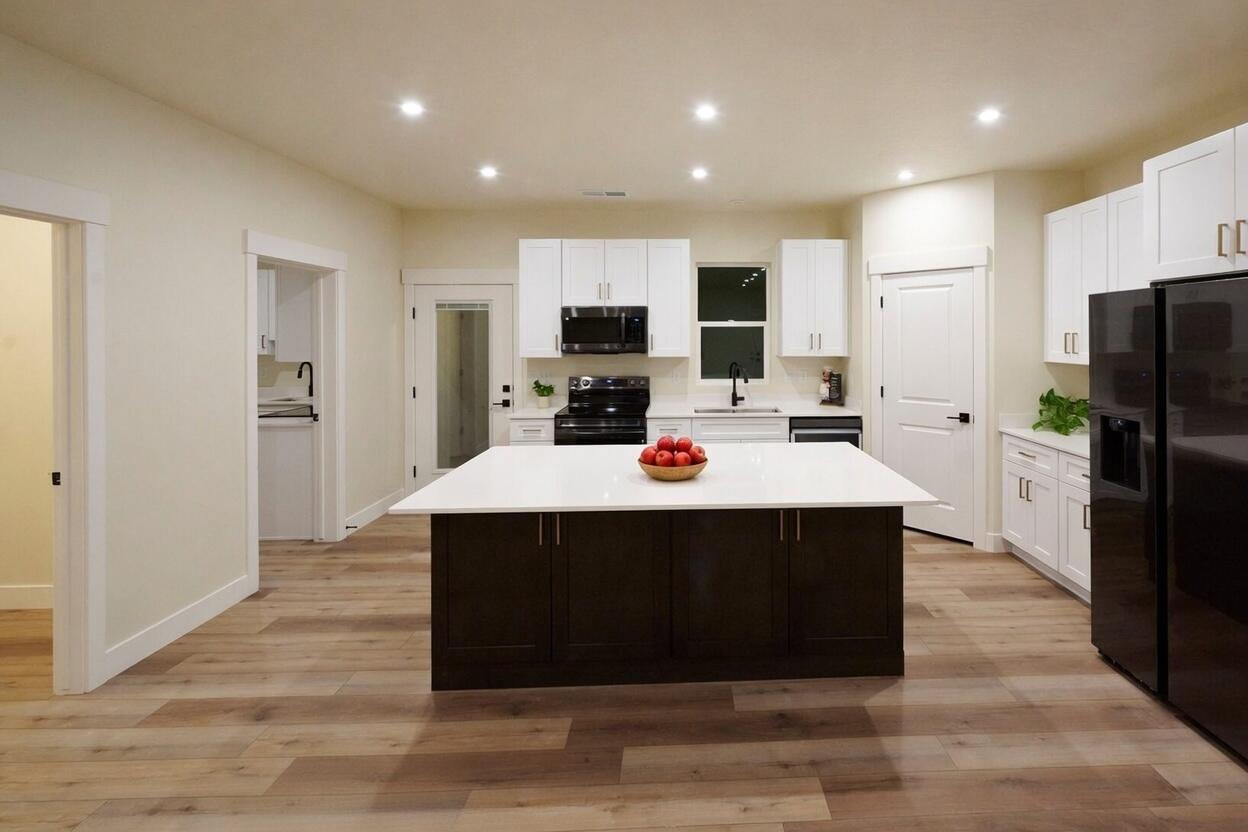 2473 N King ST, Cedar City, photo 4 of 44