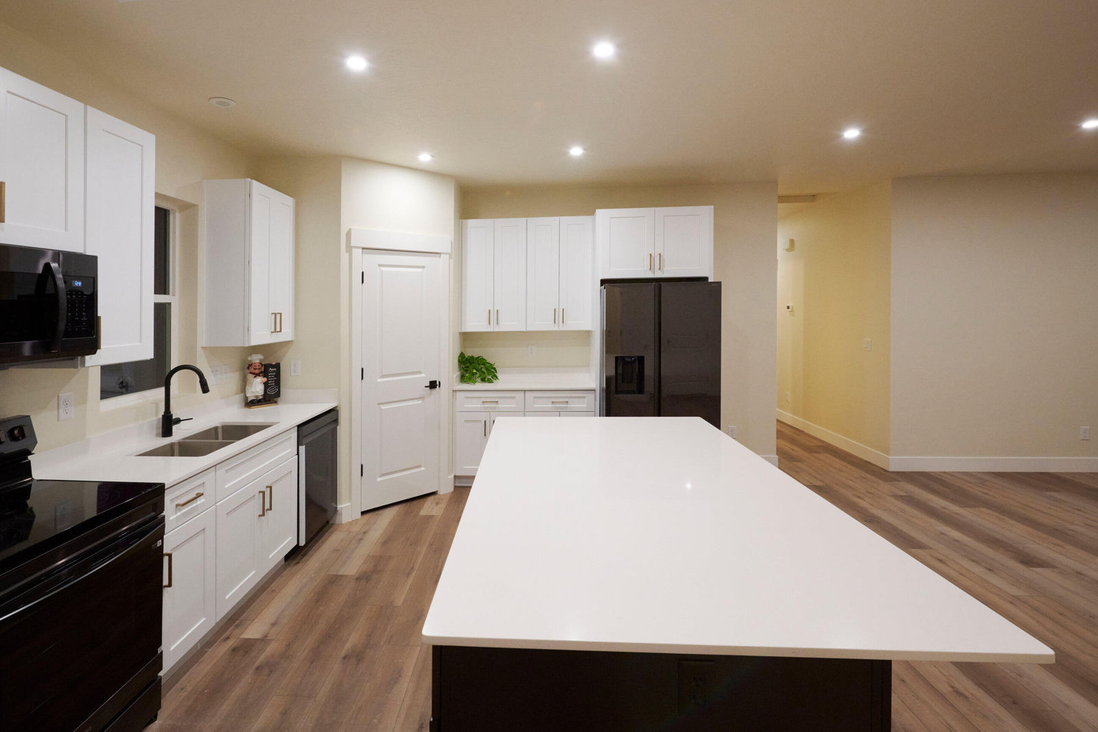 2473 N King ST, Cedar City, photo 8 of 44