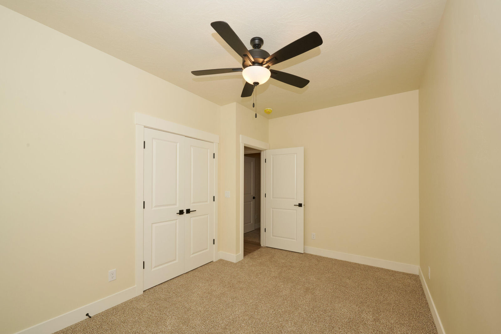 2473 N King ST, Cedar City, photo 11 of 44