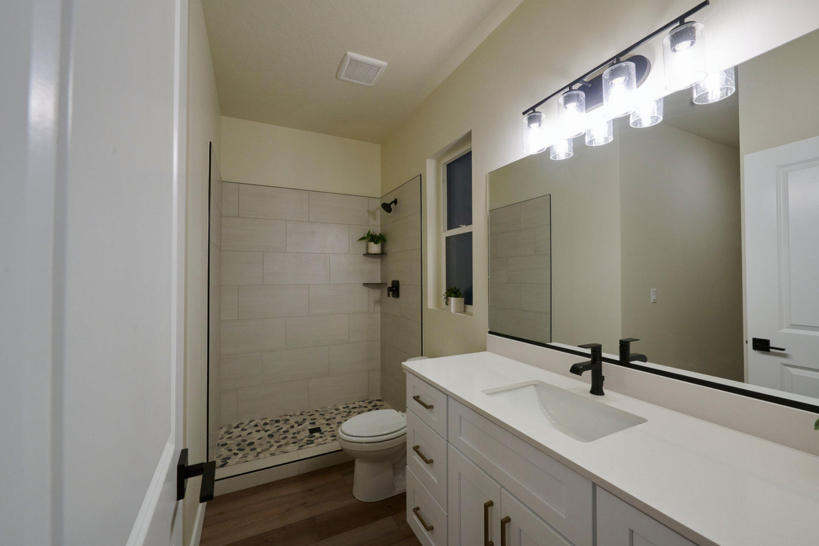 2473 N King ST, Cedar City, photo 13 of 44