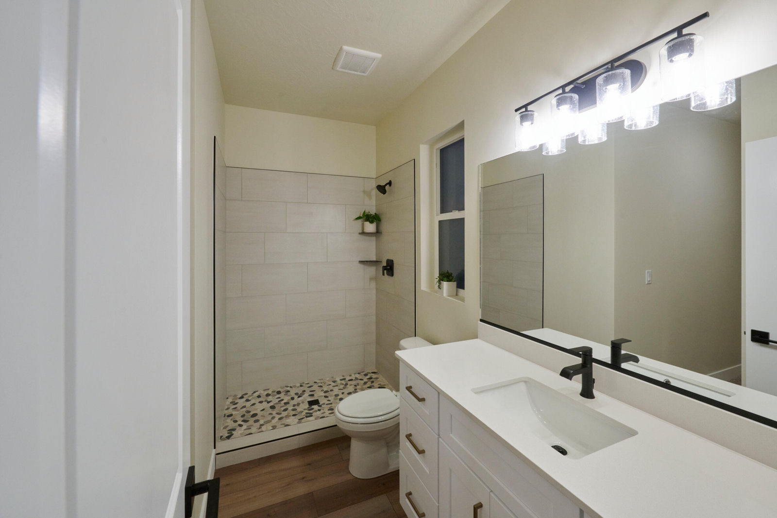 2473 N King ST, Cedar City, photo 12 of 44