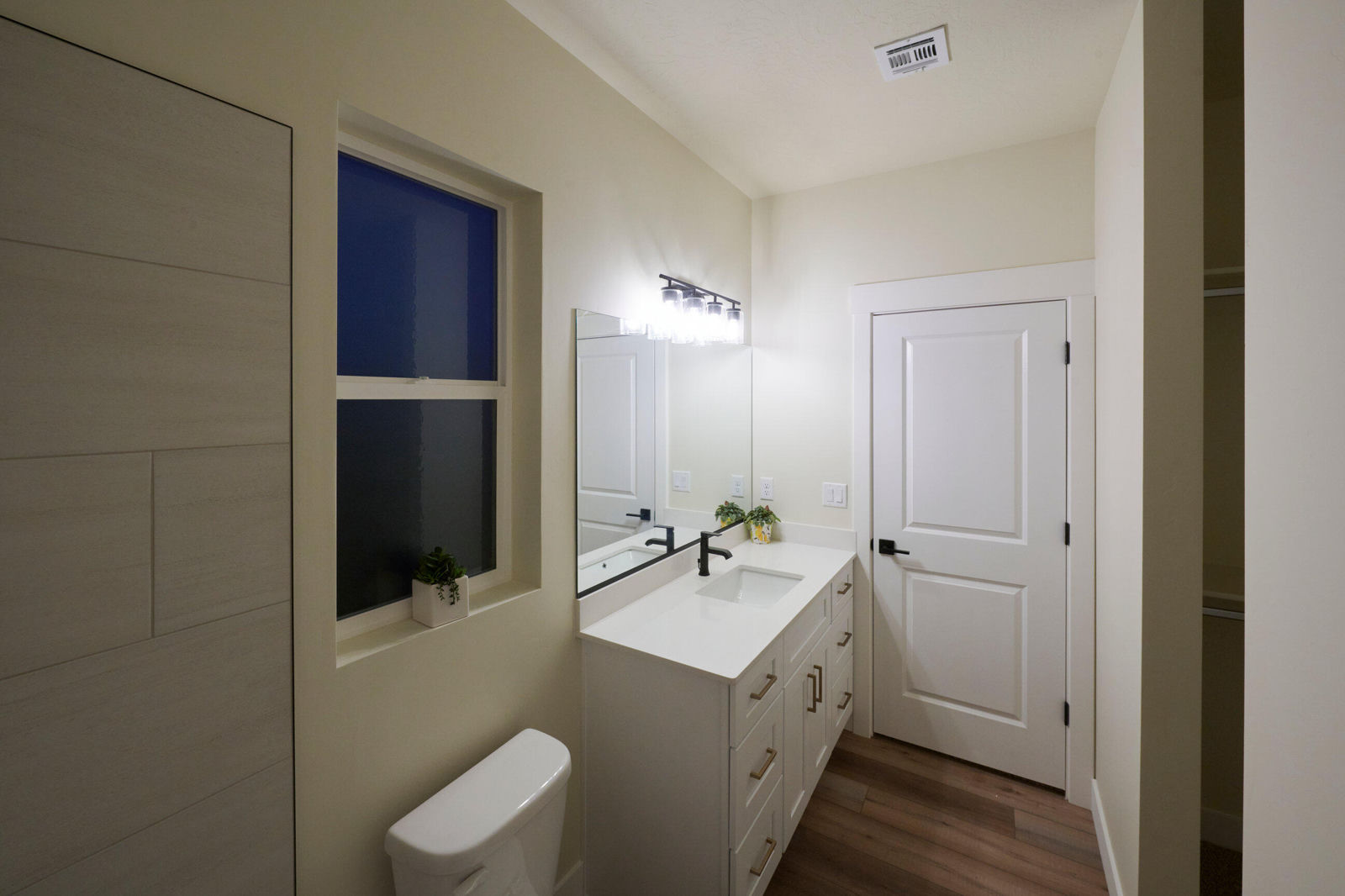 2473 N King ST, Cedar City, photo 15 of 44