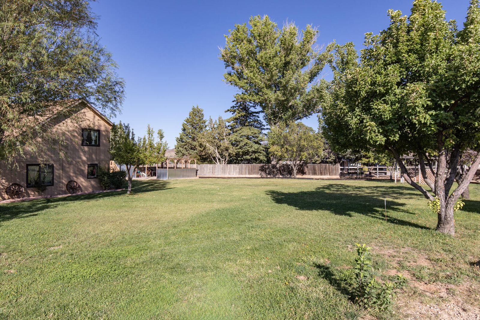 825 N Horesemans Park DR, Dammeron Valley, photo 37 of 51