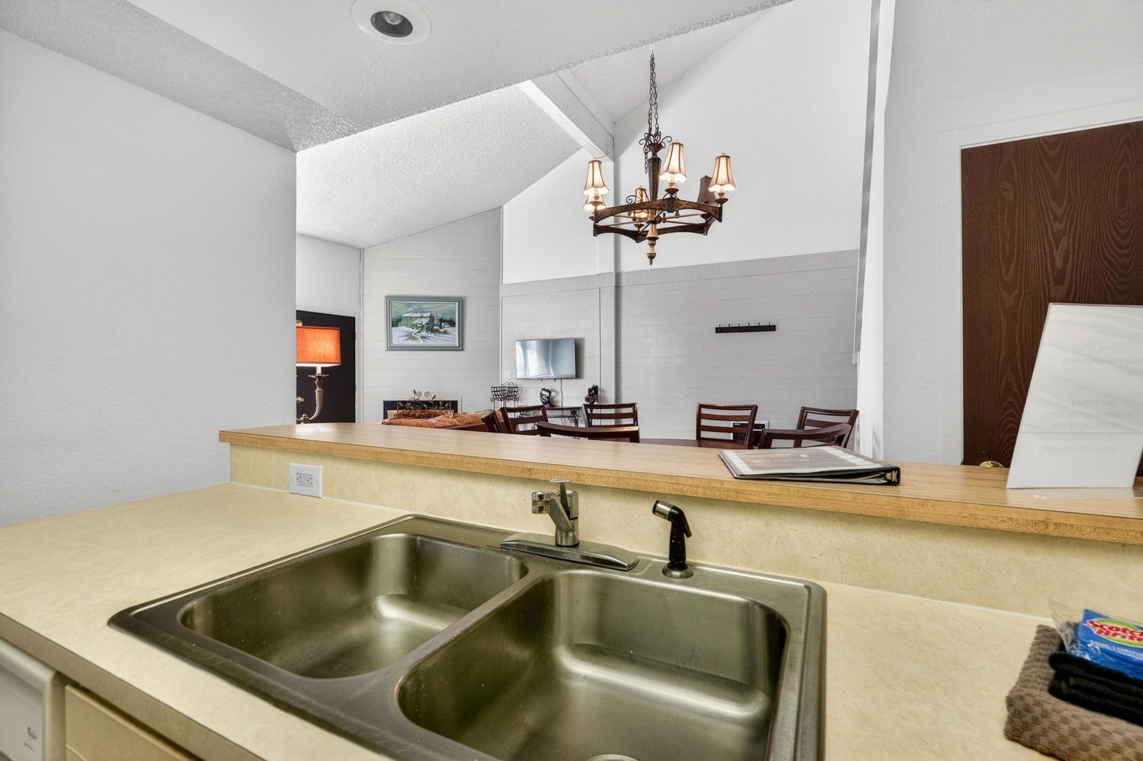 407 S Vasels Rd, 24, Brian Head, photo 12 of 65