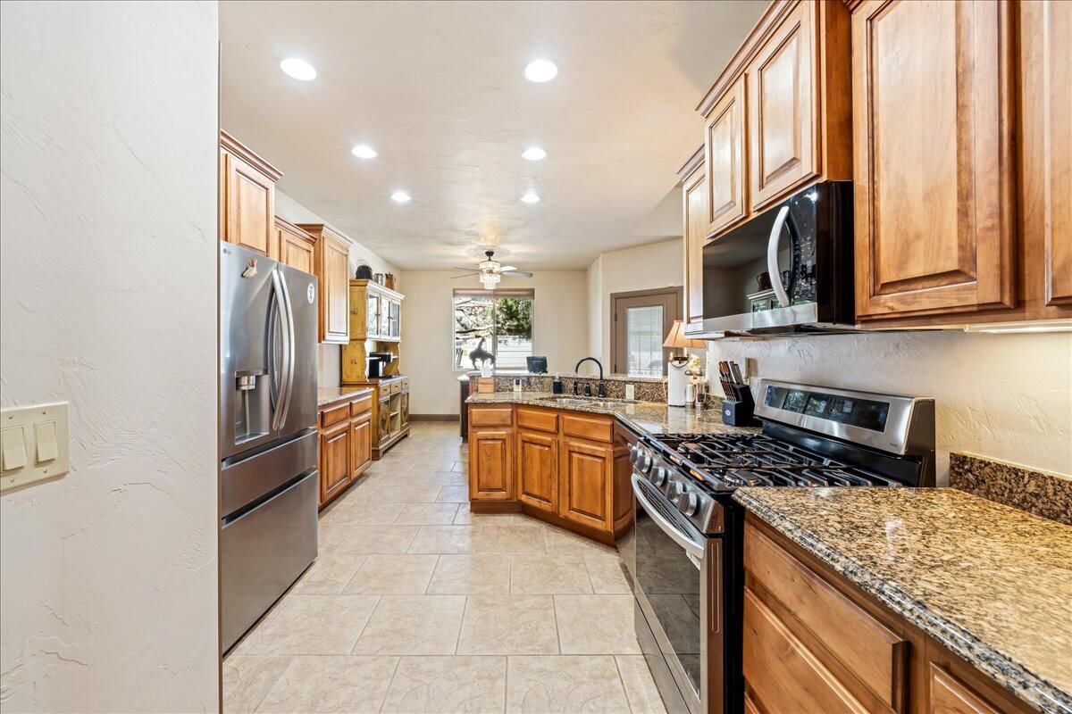 1112 W Sapphire DR, St George, photo 16 of 62
