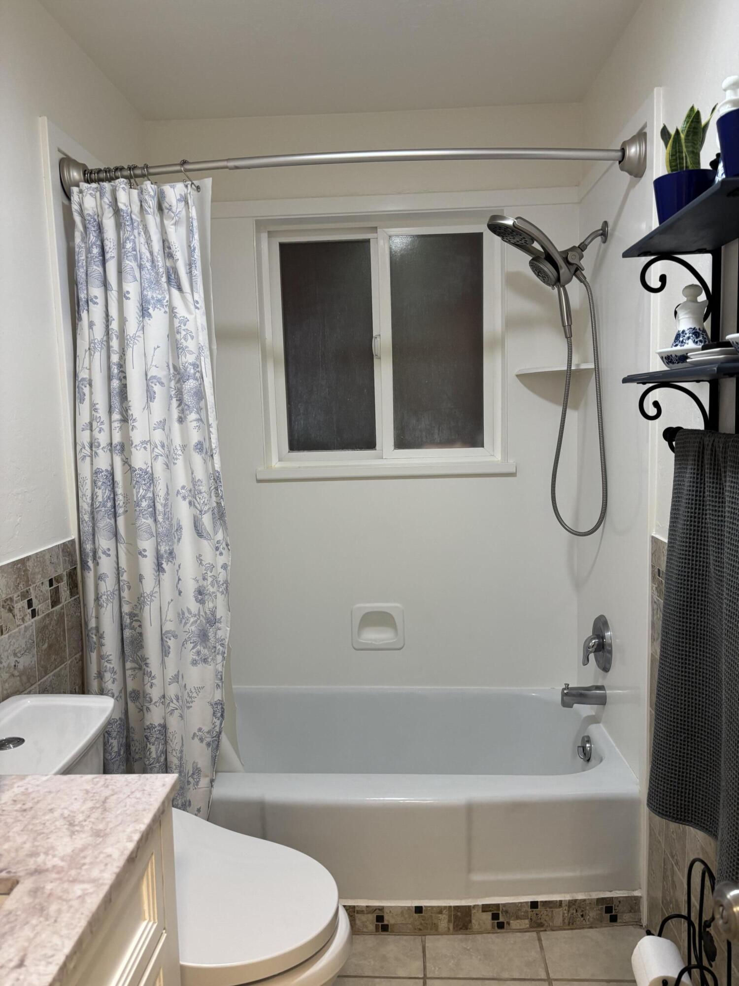 290 W 400 N, Panguitch, photo 12 of 33