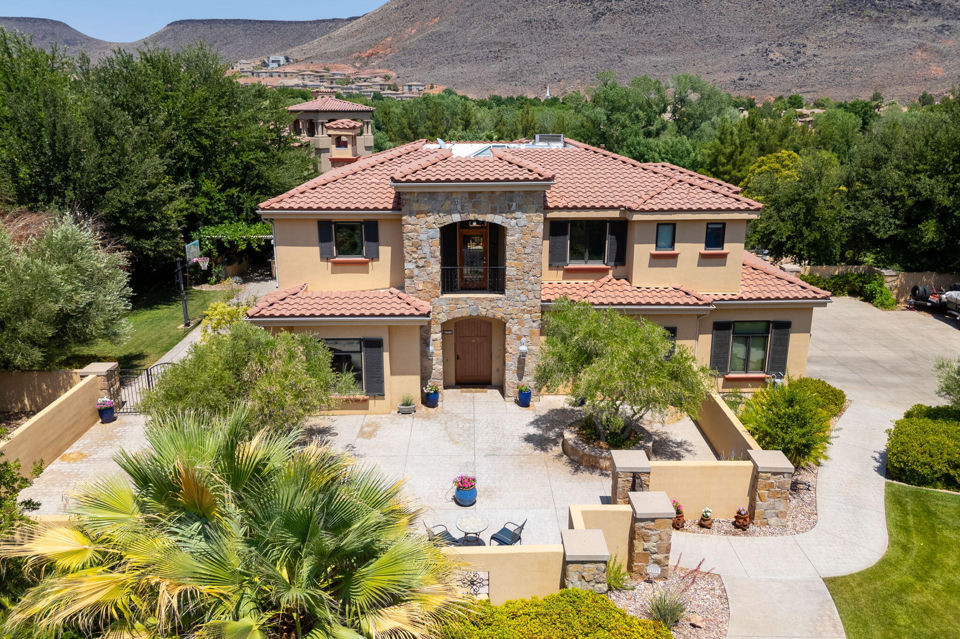 557 S WOODSVIEW CIR, St George, photo 2