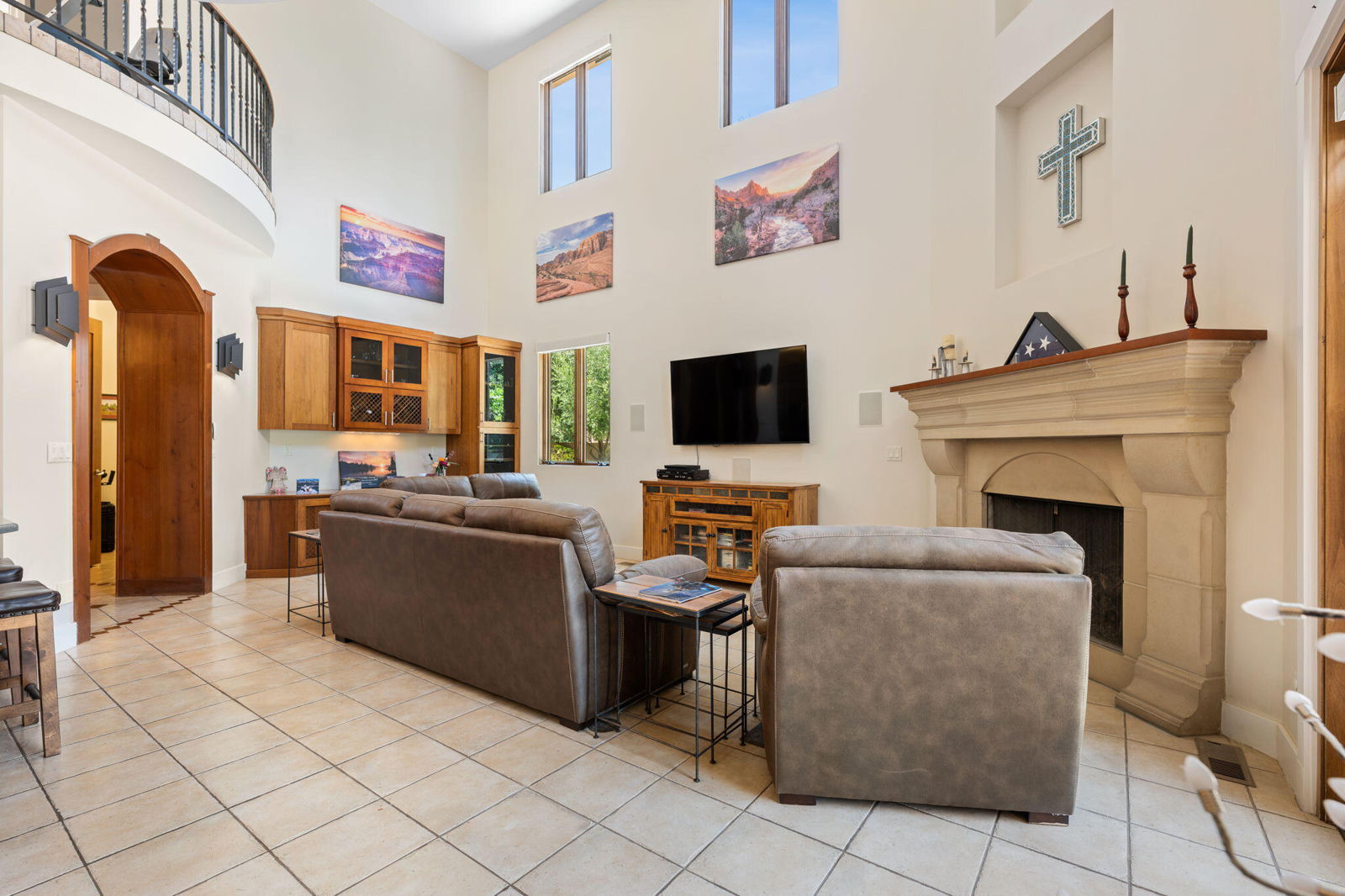 557 S WOODSVIEW CIR, St George, photo 8 of 32