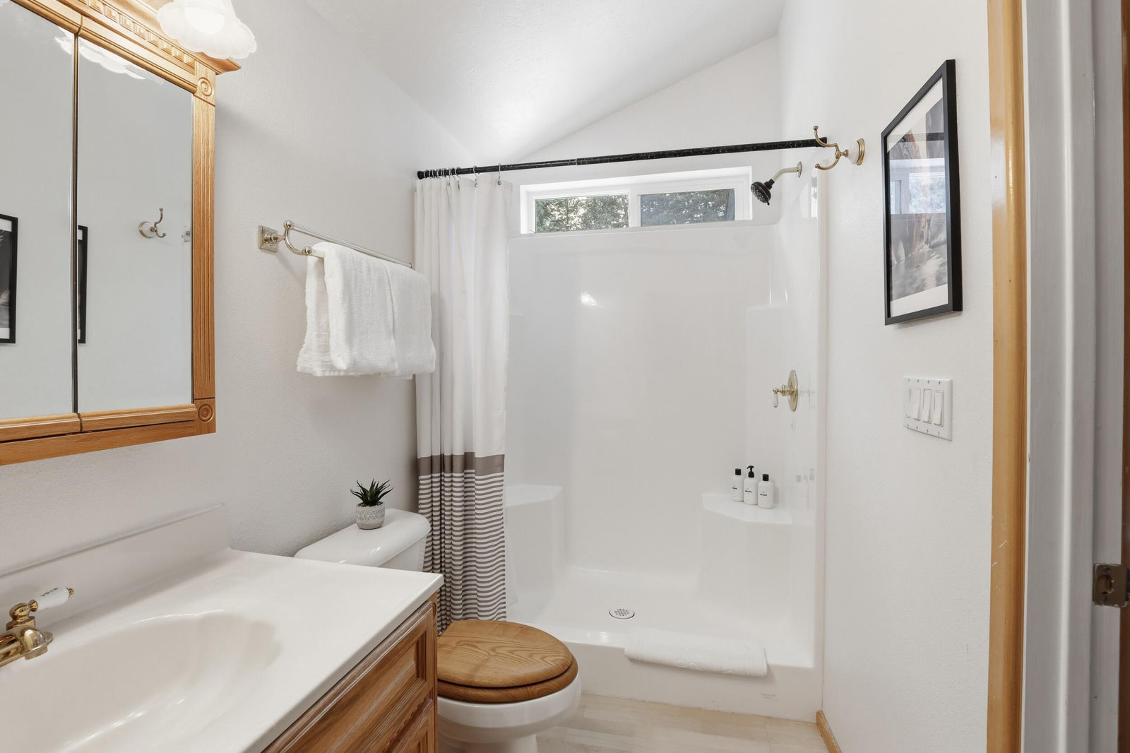 3375 N Arapaho DR, Duck Creek Village, photo 10 of 48