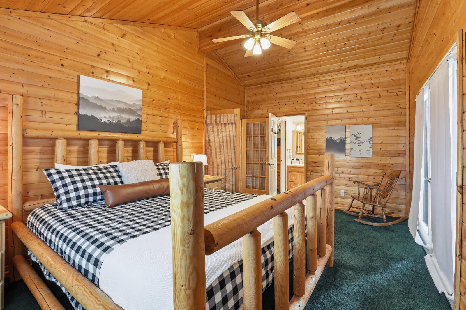 3375 N Arapaho DR, Duck Creek Village, photo 9 of 48