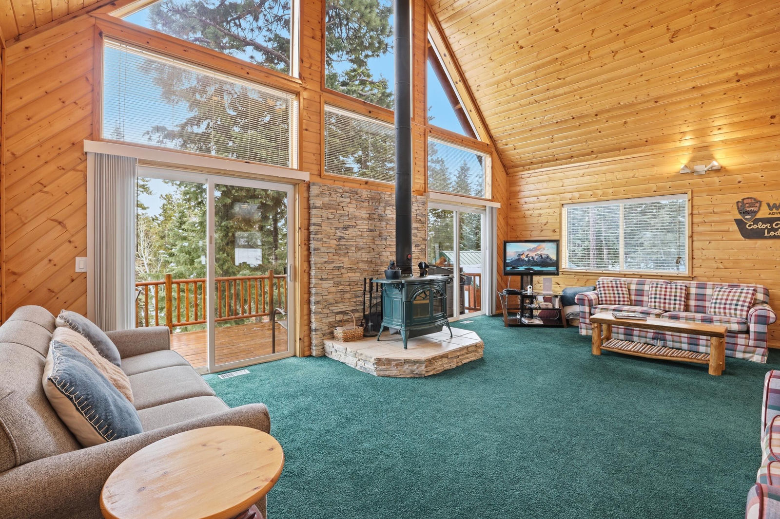 3375 N Arapaho DR, Duck Creek Village, photo 5 of 48