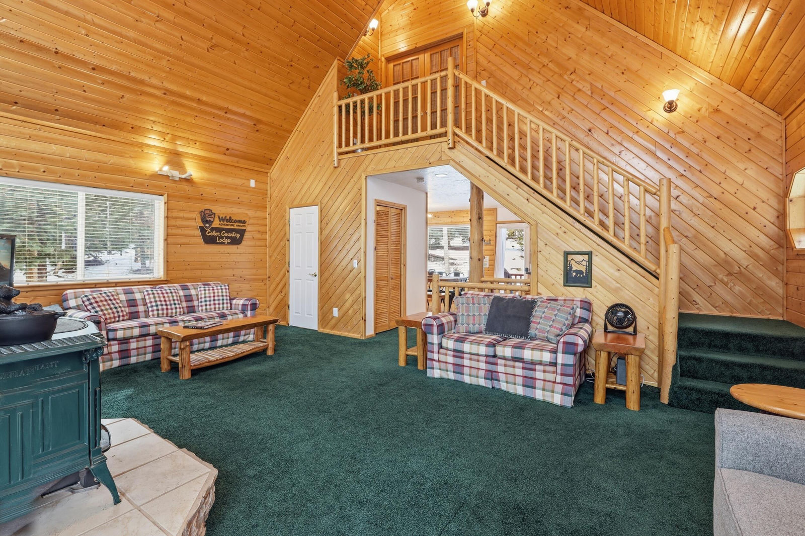 3375 N Arapaho DR, Duck Creek Village, photo 16 of 48