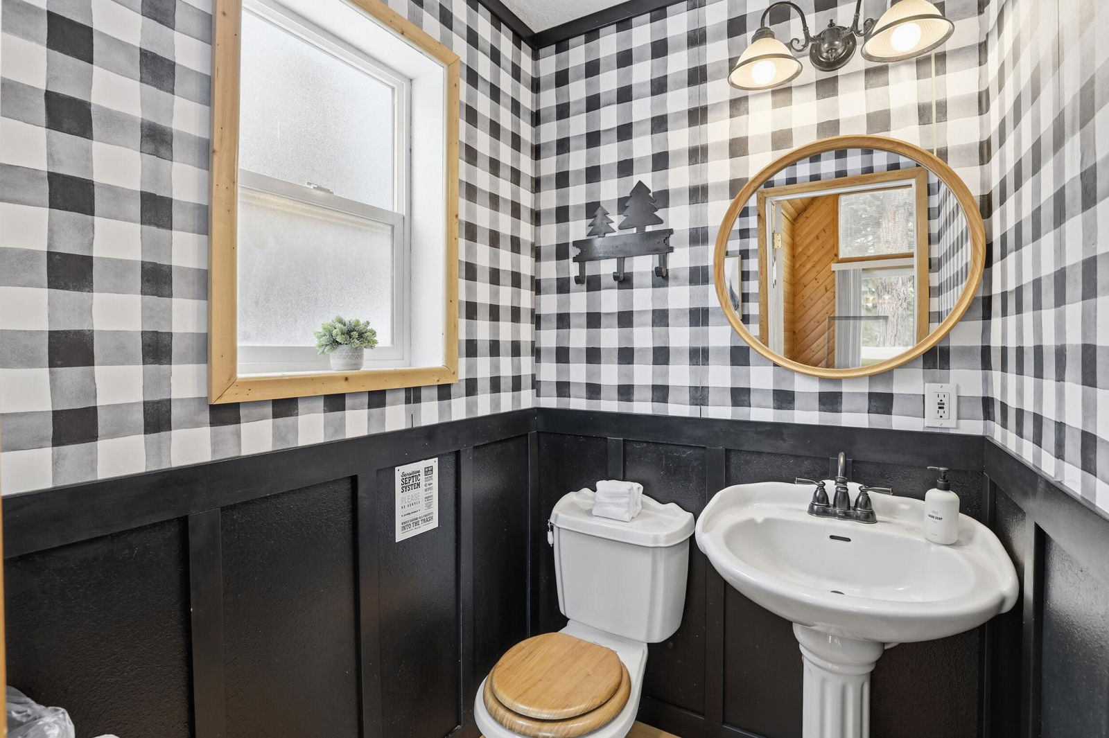 3375 N Arapaho DR, Duck Creek Village, photo 12 of 48