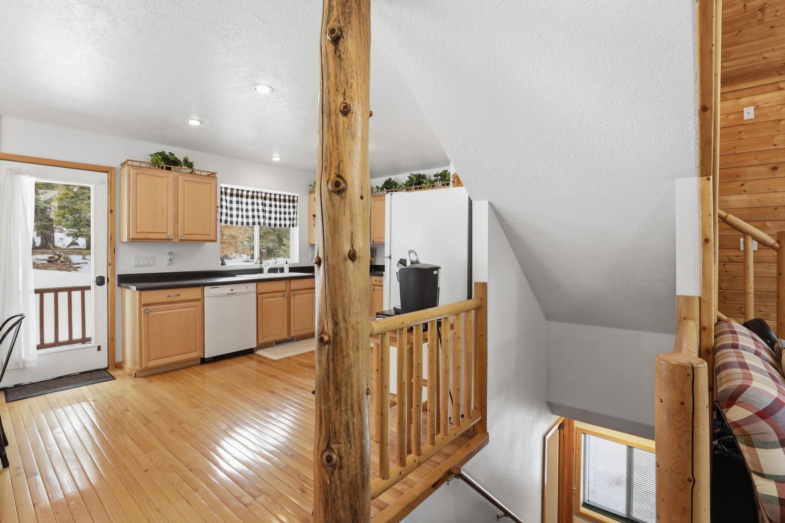 3375 N Arapaho DR, Duck Creek Village, photo 13 of 48