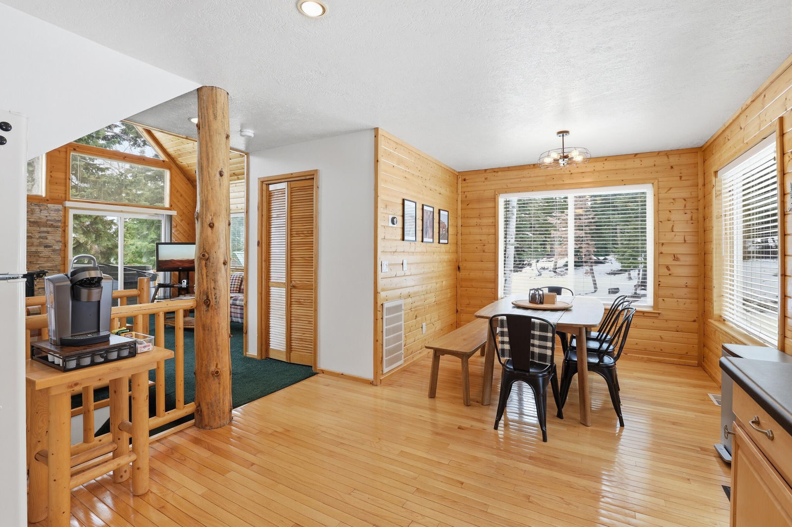 3375 N Arapaho DR, Duck Creek Village, photo 19 of 48