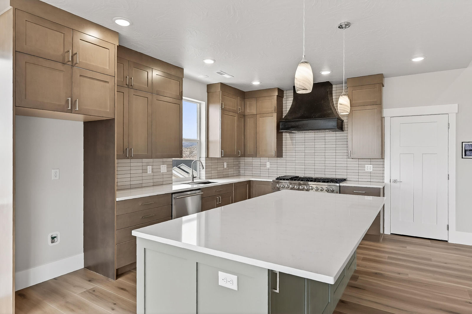 192 S 2050 W, Cedar City, photo 17 of 91