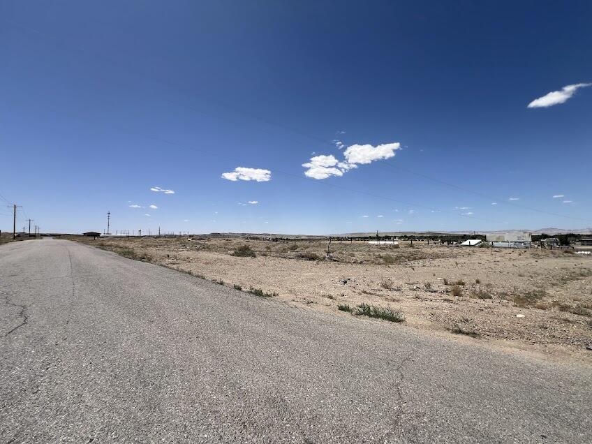 1.66 Acres Corner of 2270 E and I-70, Business Loop, Green River, photo 4 of 12