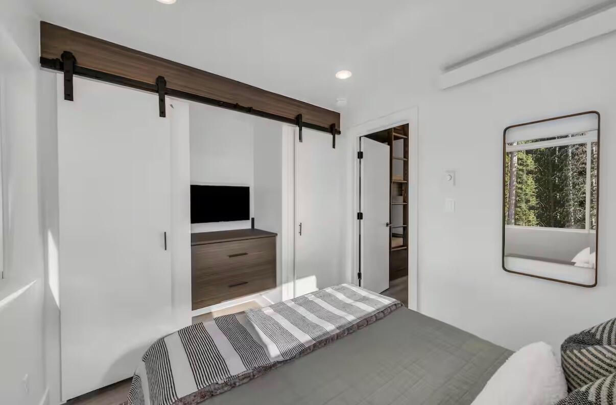 151 E Steam Engine dr unit 1, Unplug Resort unit 1, Brian Head, photo 10 of 37