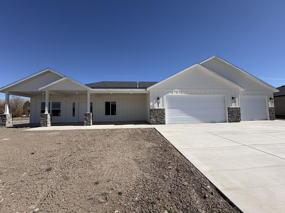672 N Kaycie LN, Panguitch