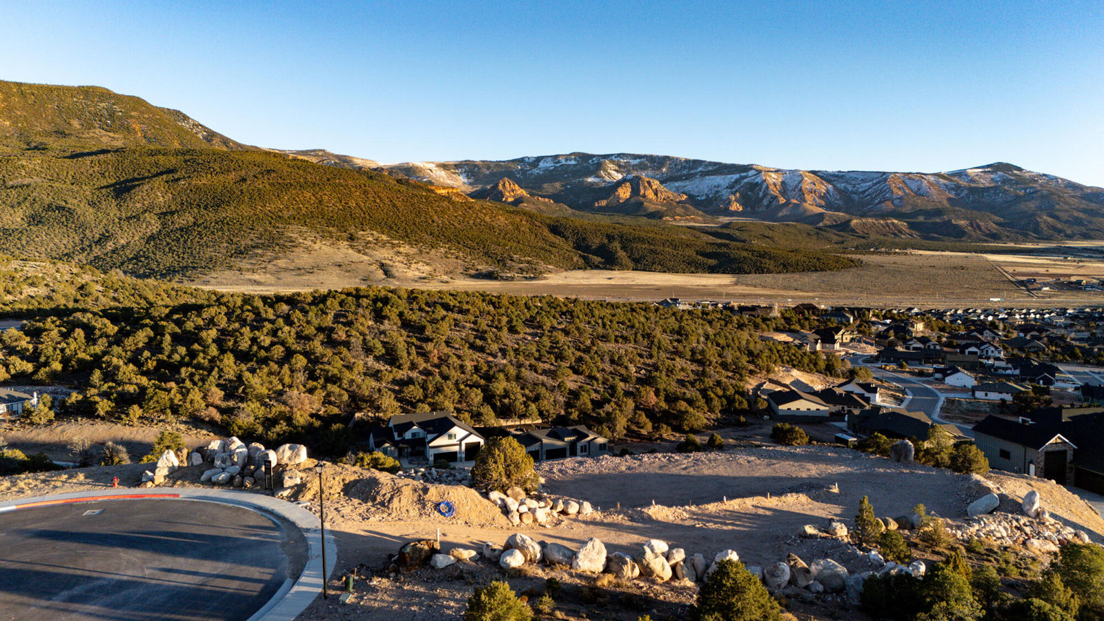 1740 S Sunny Hills CIR, Cedar City, photo 4 of 38