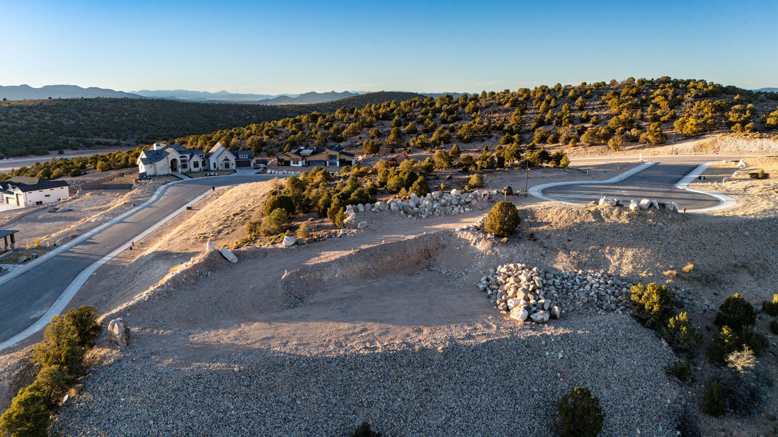 1740 S Sunny Hills CIR, Cedar City, photo 8 of 38