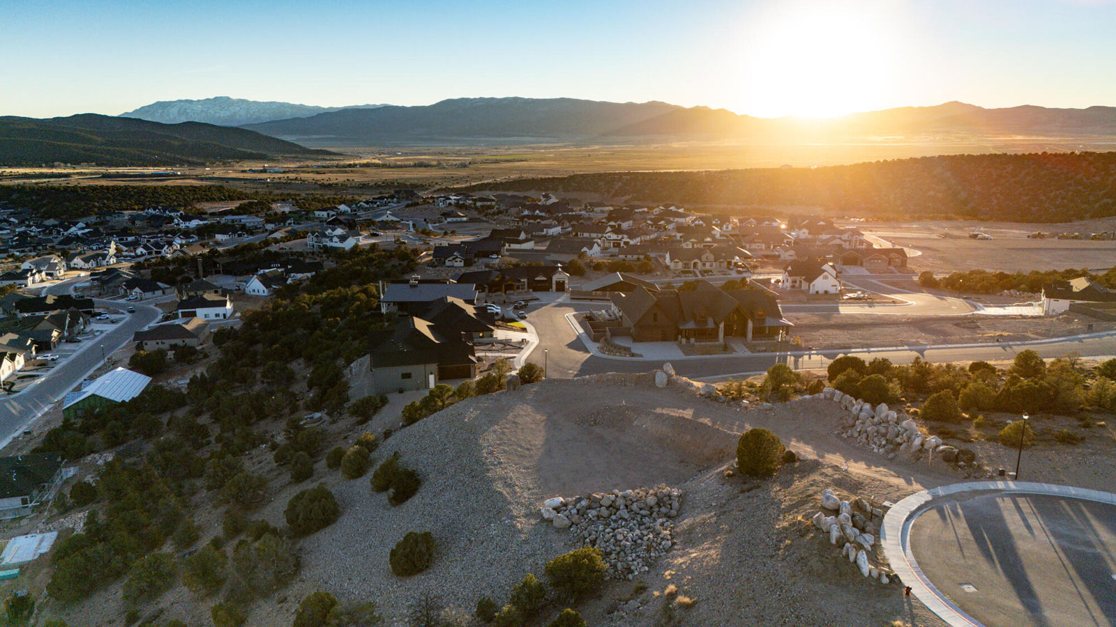 1740 S Sunny Hills CIR, Cedar City, photo 9 of 38