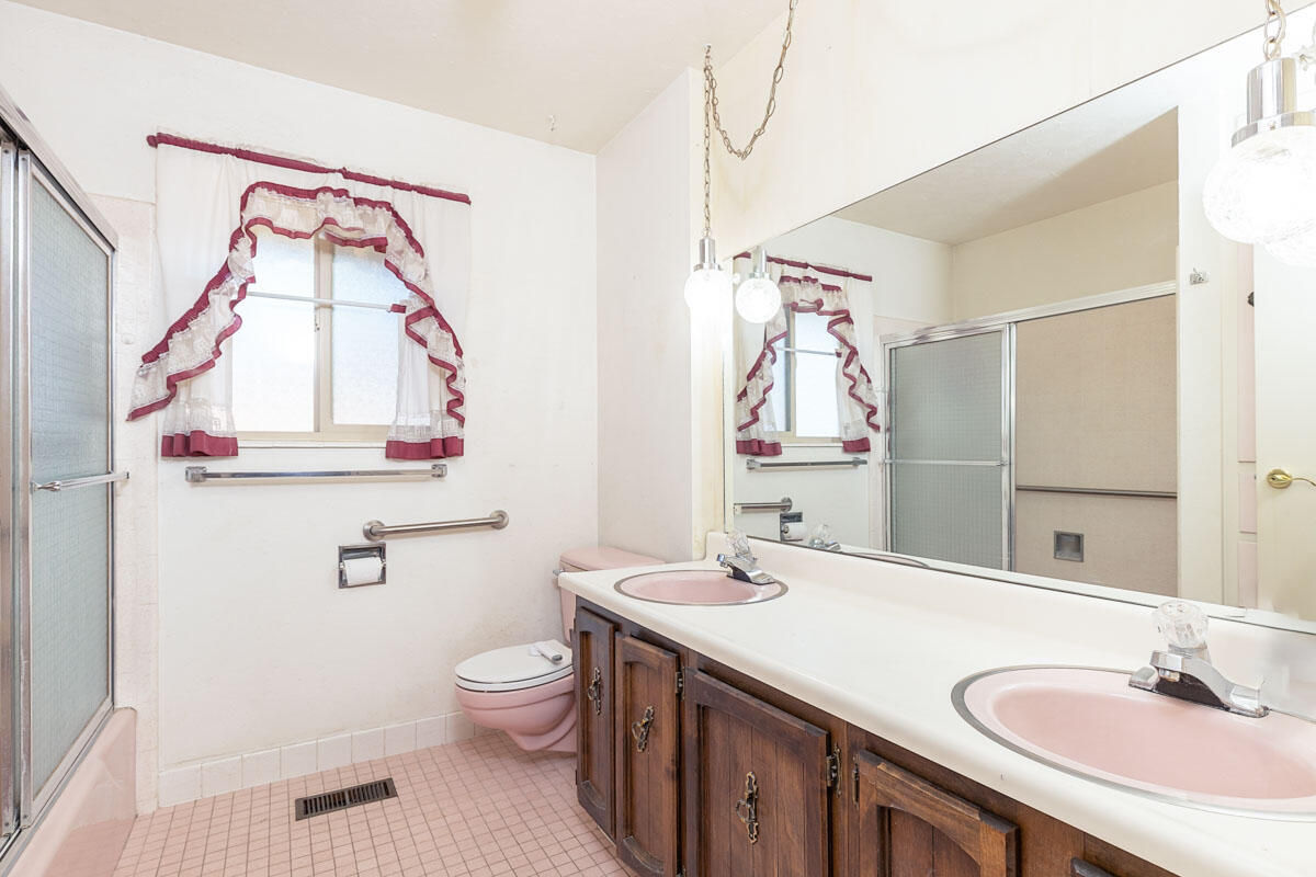 703 S 300 E, Cedar City, photo 20 of 39